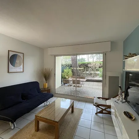 Agreable T2 Avec Piscine Et Parking Dans - Fr-1-379-182 Soustons